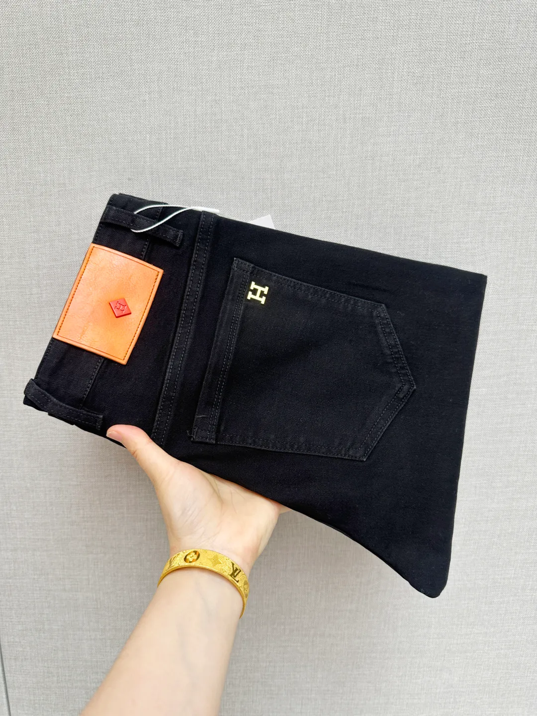 H ， ， Classic LOGO ， ！ 。 ， ， ， 。Sizes:29-38